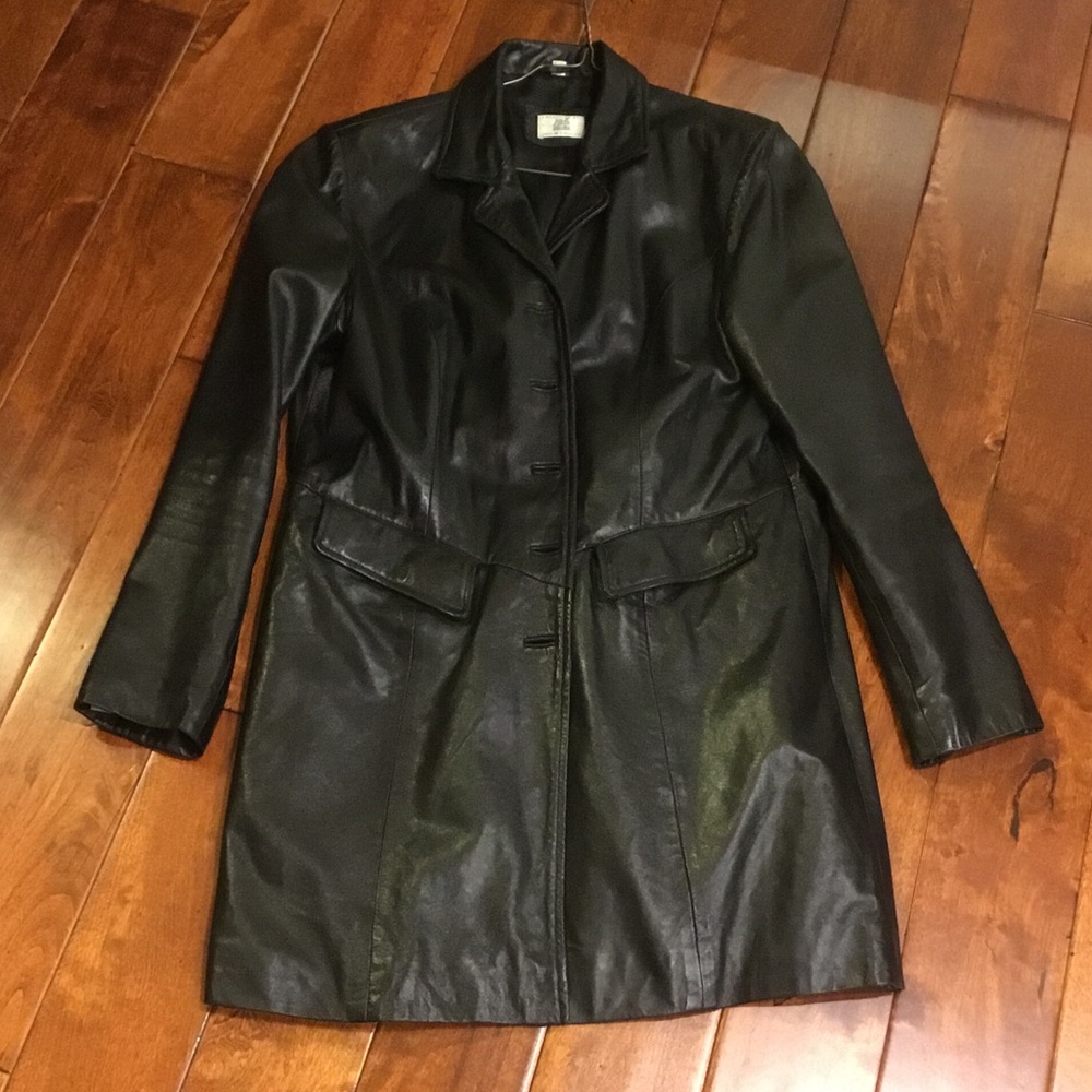 Sleek Black Leather Jacket for Women UK 16/ Europe 42/US 10-12